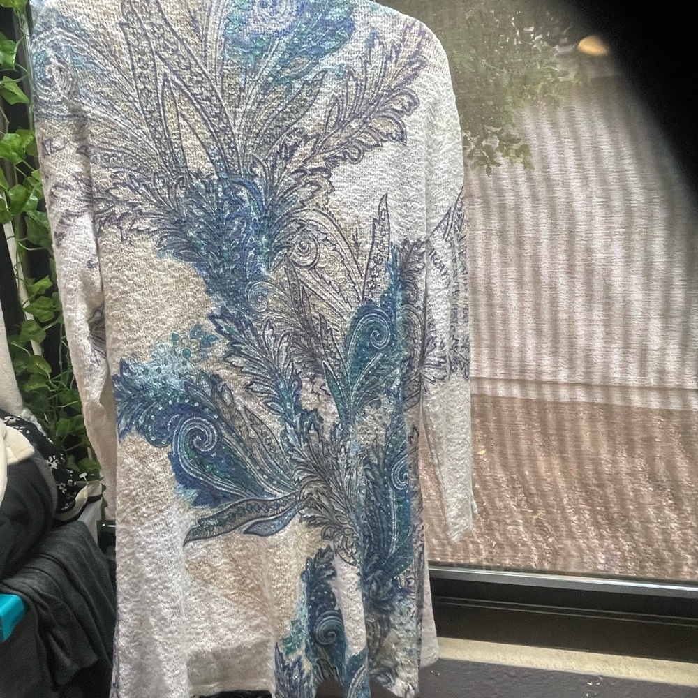 Ladies beautiful peacock blouse - Picture 7 of 8